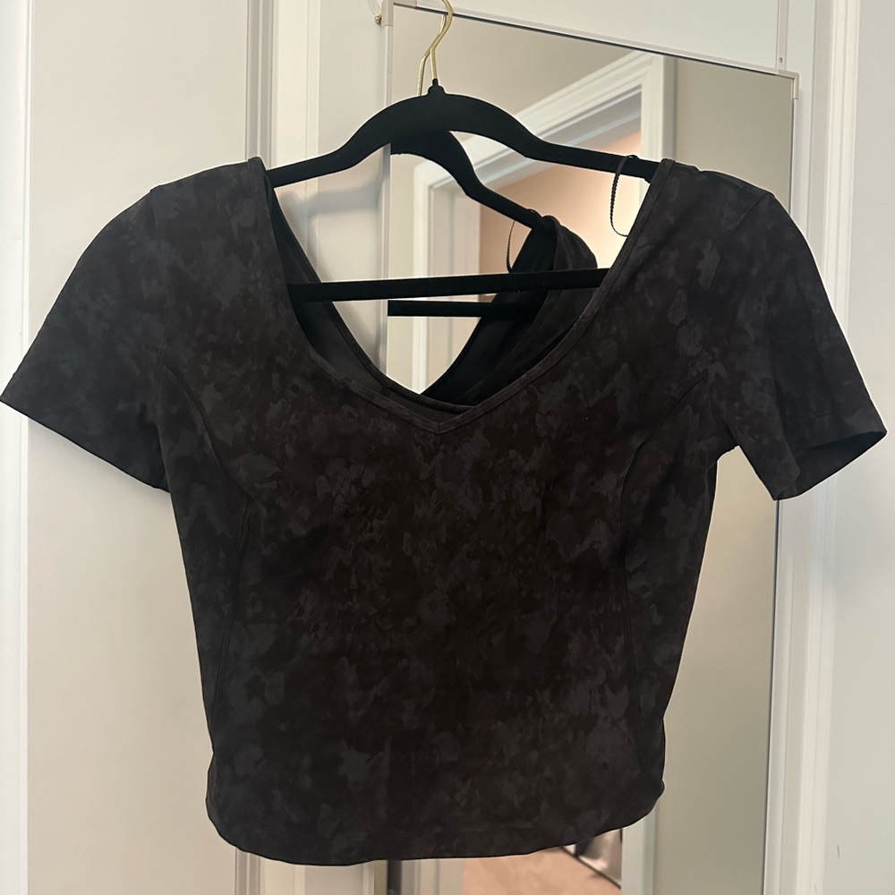 Lululemon Cropped Align Top Short Sleeve Black Pattern Design - New without Tags